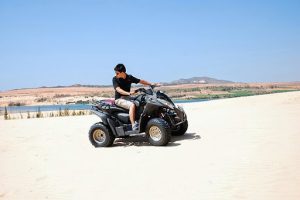Tour Mũi Né 2 Ngày 1 Đêm Tại Resort 4 Sao - Trải Nghiệm Không Thể Bỏ Lỡ 3 xe dia hinh doi cat mui ne